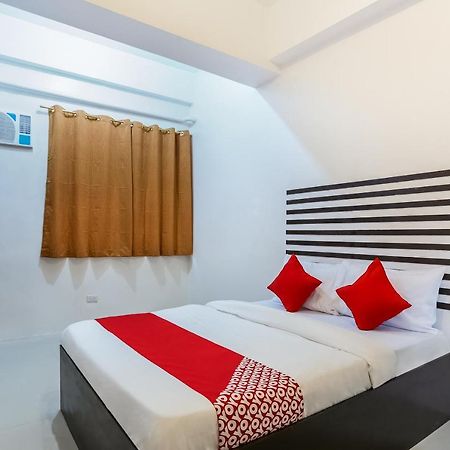 Oyo 505 Jardin Suites Manila Exterior photo