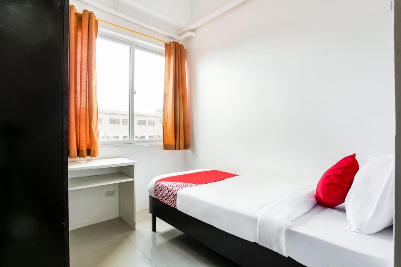 Oyo 505 Jardin Suites Manila Exterior photo