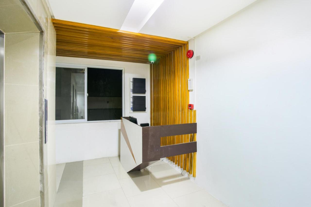Oyo 505 Jardin Suites Manila Exterior photo
