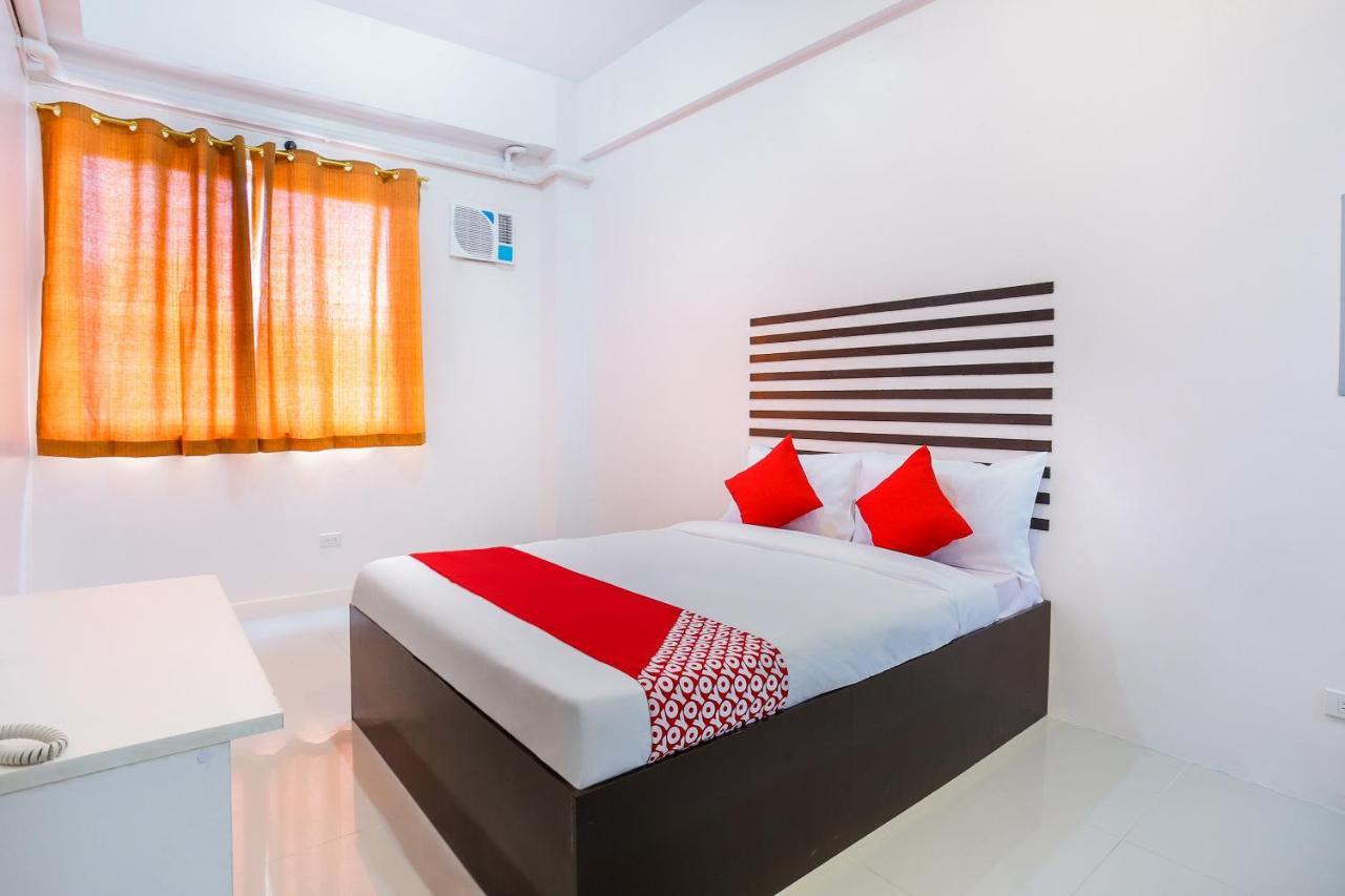 Oyo 505 Jardin Suites Manila Room photo