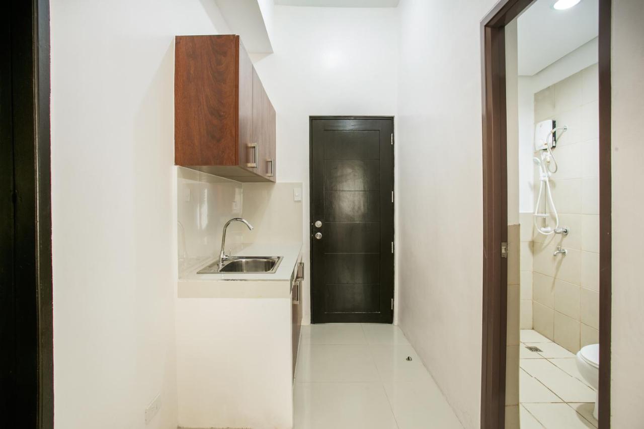 Oyo 505 Jardin Suites Manila Exterior photo