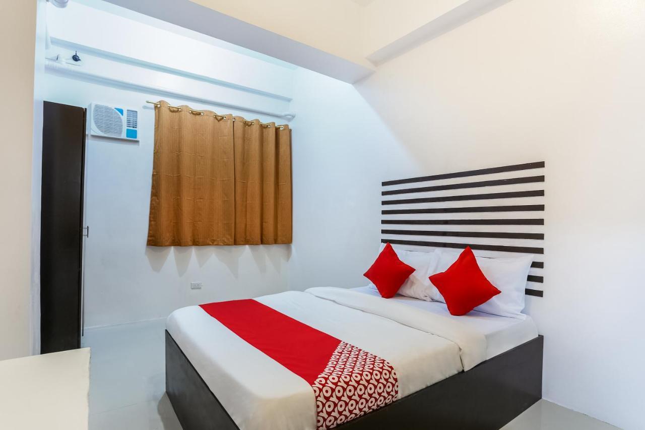 Oyo 505 Jardin Suites Manila Exterior photo